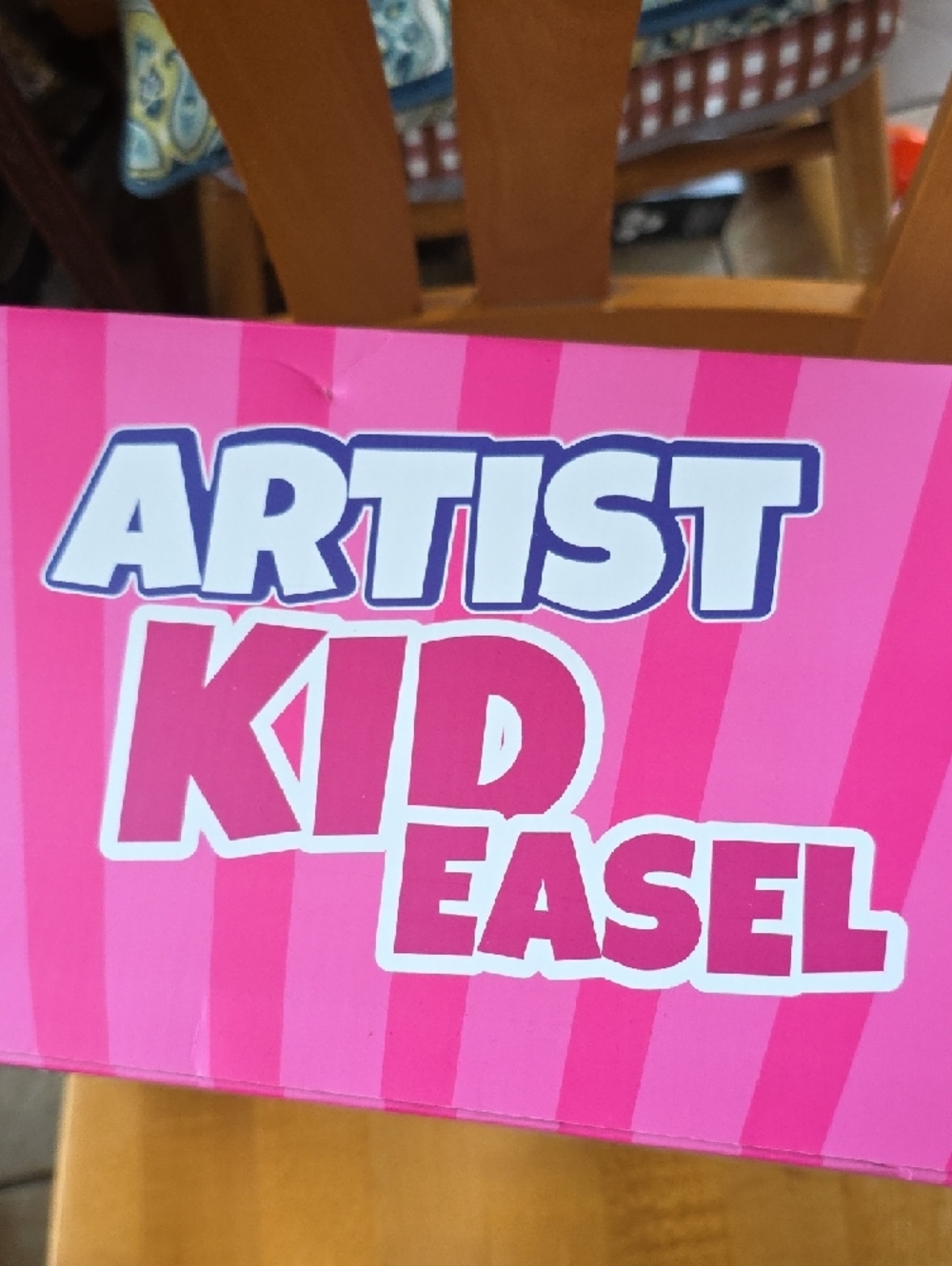 Joyous Artist Kid Easel – Pink and Purple Magnetic Chalk Drawing Board - Picture 2 of 4